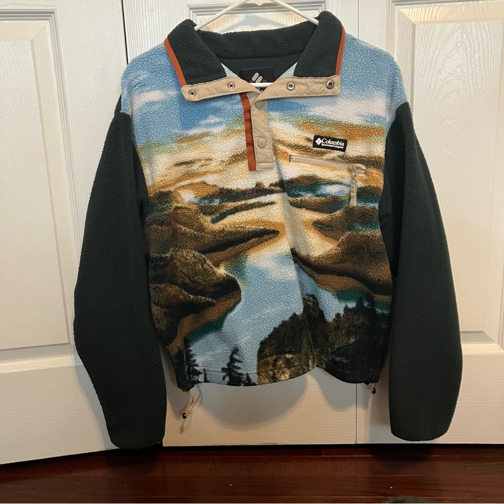 Columbia fleece jacket with a unique design #fleecejacket